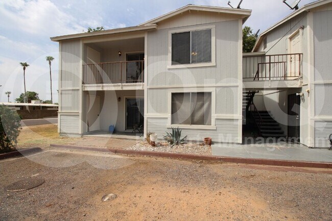 Building Photo - 9936 E Birchwood Ave