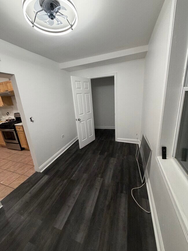 Foto del edificio - 2858 W 21st Pl