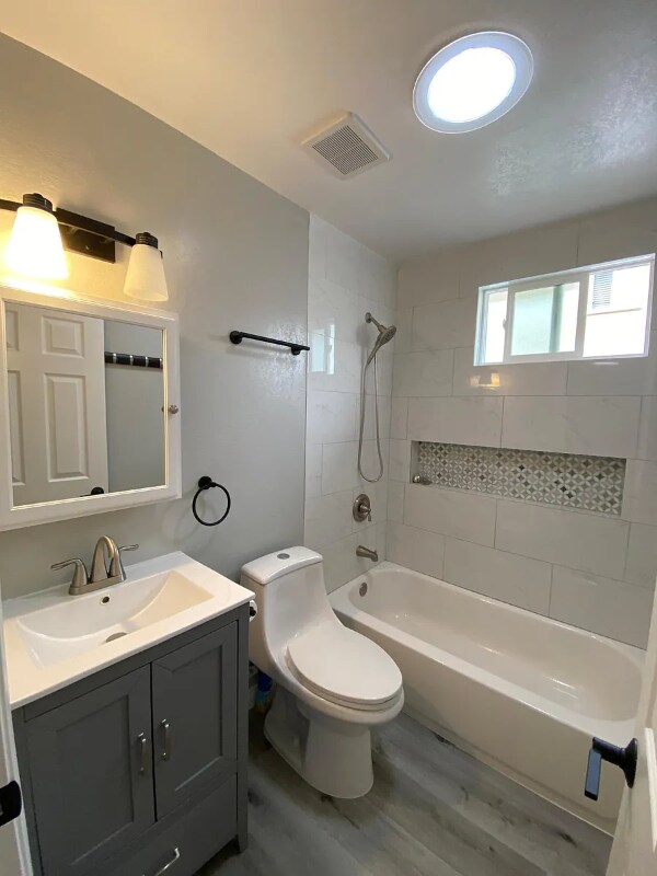 Foto del edificio - 1249 Center Ave