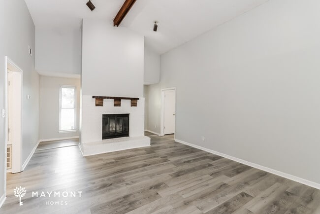 Building Photo - 304 E Wynngate Dr