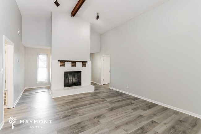Foto del edificio - 304 E Wynngate Dr
