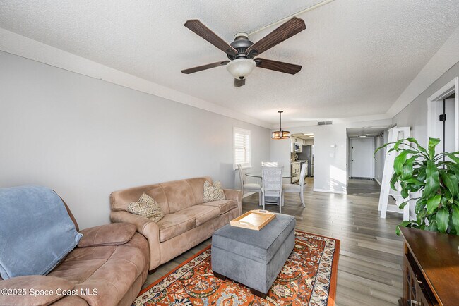 Foto del edificio - 500 Palm Springs Blvd