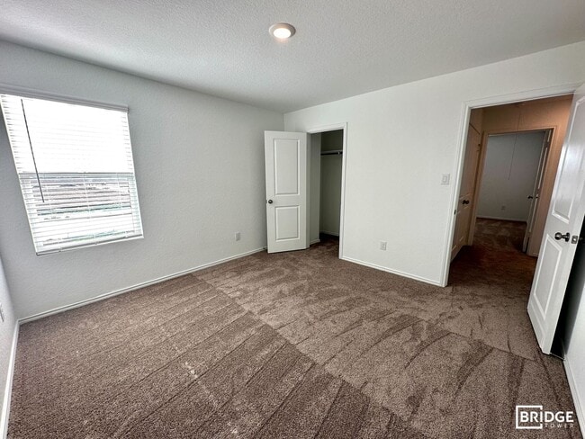 Building Photo - 2438 Double Oak Dr