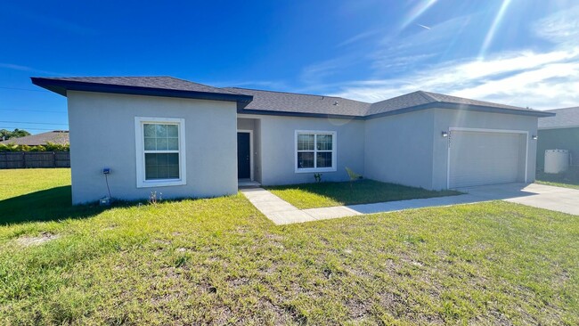 Foto del edificio - BEAUTIFUL 3 BD/2BA Home in Palm Bay!