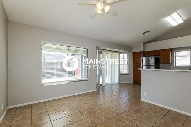 Building Photo - 4 Bedroom Pet-Friendly Home in Glendale, A...