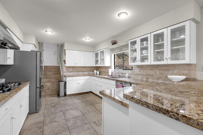 Foto del edificio - 4953 Lakeridge Terrace W