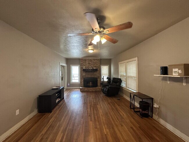 Foto del edificio - Spacious 2-Story Home Near Texas Tech – Al...