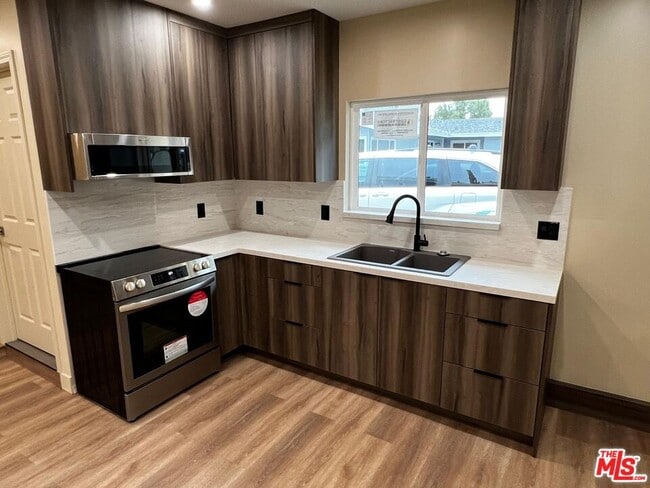 Foto del edificio - 15049 Blackhawk St