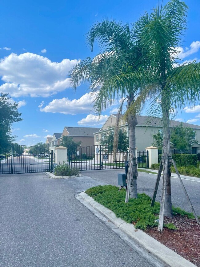 Building Photo - 2 Bedroom / 2 Bath / 1 Car Garage In Gated...