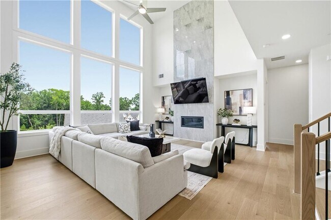 Foto del edificio - 4510 Hawthorn Cir