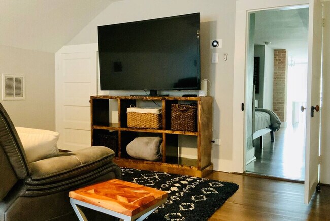 Foto del edificio - 133 East Mistletoe-SI ID1638171P