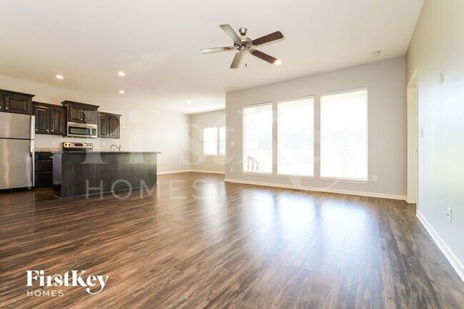 Foto del edificio - 10913 Highview Rd