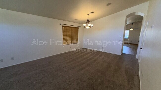 Foto del edificio - 42367 Chambers Dr