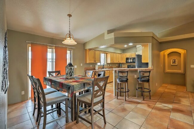 Foto del edificio - 2598 Rainbow Ave N