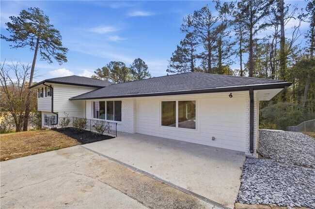 Foto del edificio - 2967 Flat Shoals Rd