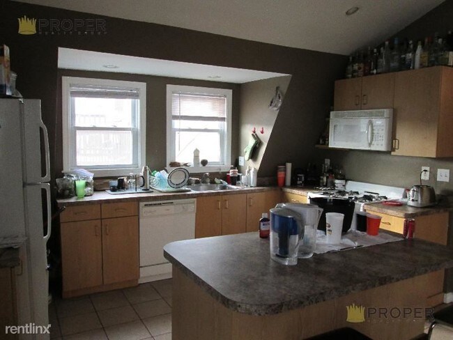 Foto del edificio - 16 Farrington Ave