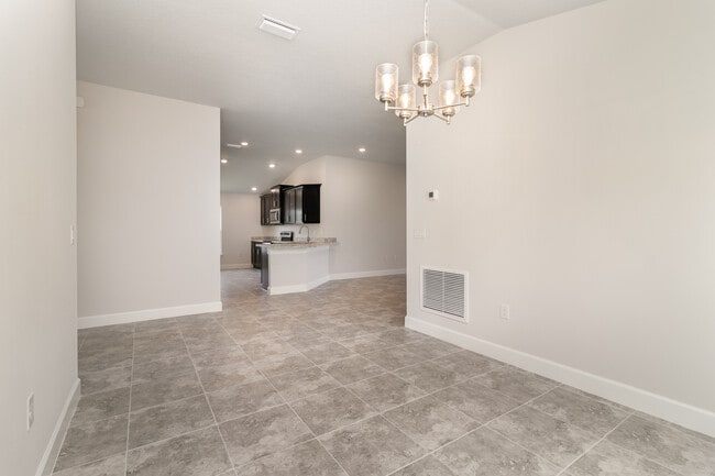 Building Photo - 1844 Middlebury Dr SE