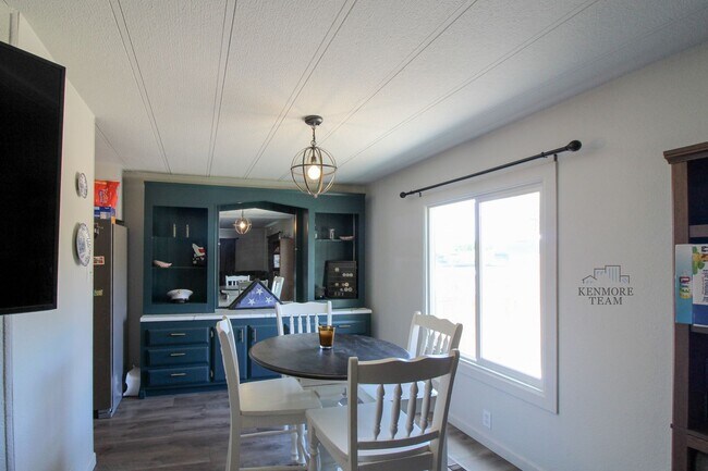 Foto del edificio - 3 Bed, 2 Bath Home in Kennewick with a SHOP!