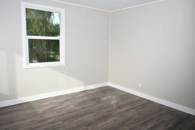 Building Photo - Charming 2-Bedroom Unit in a Chollas View