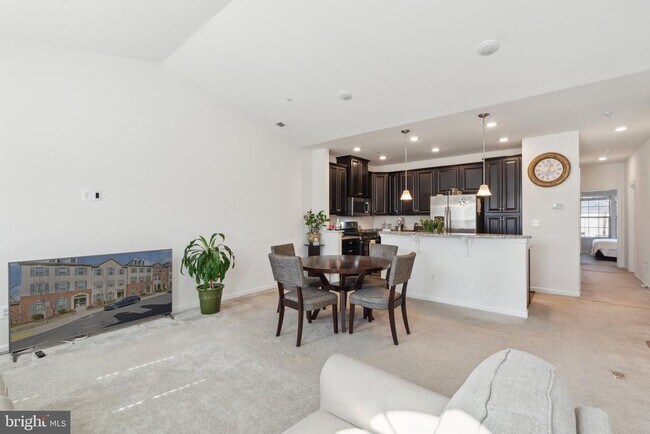 Foto del edificio - 42116 Piebald Square