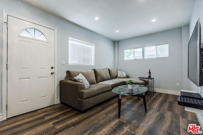 Foto del edificio - 4407 Irvine Ave