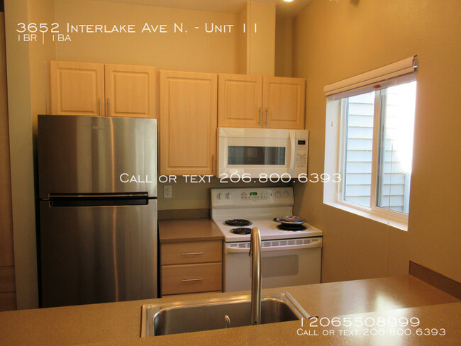 Foto del edificio - 3652 Interlake Ave N