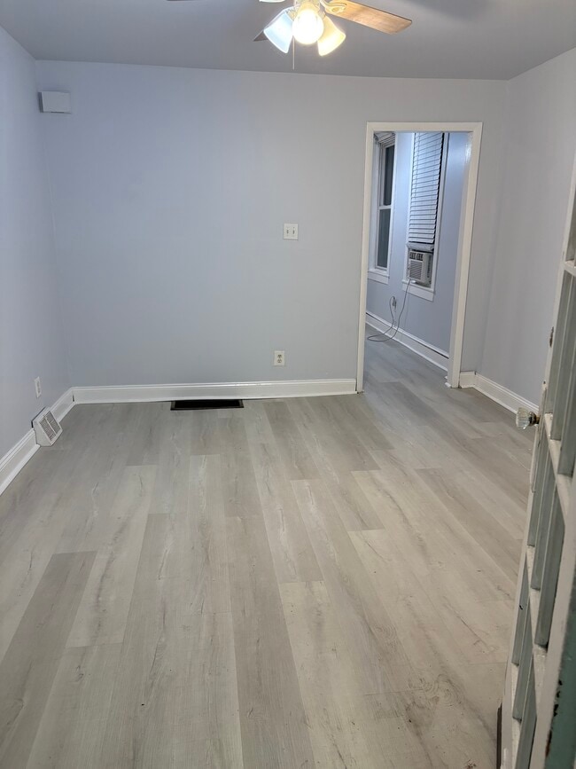 Building Photo - 2018 S 70th St