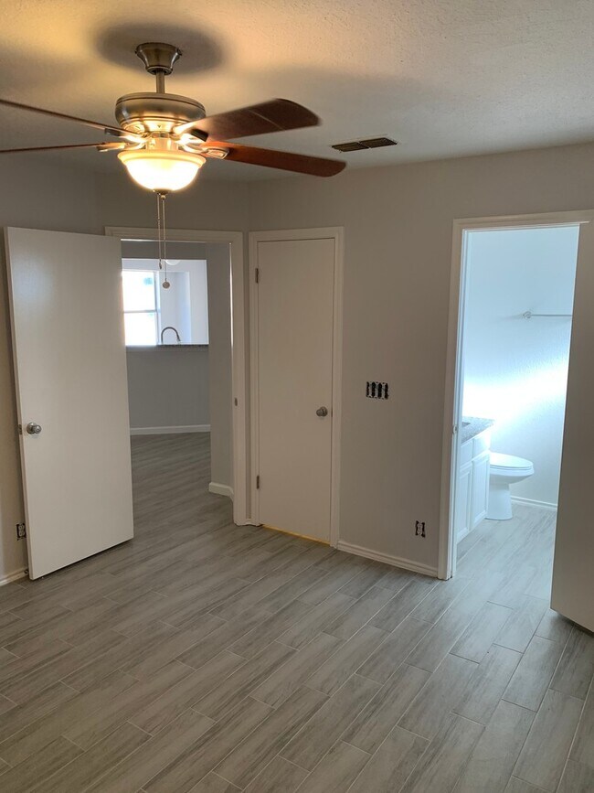 Foto del edificio - Beautifully remodeled 3/2