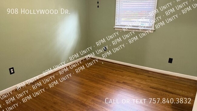 Foto del edificio - 908 Hollywood Dr