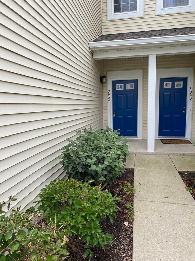 Foto del edificio - 3054 Falling Waters Ln