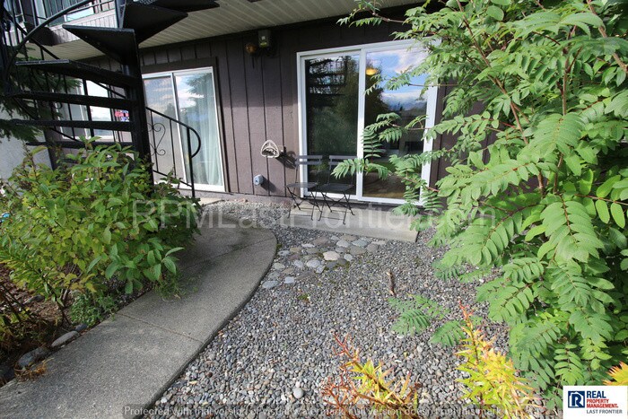 Primary Photo - 9336 Blackberry St