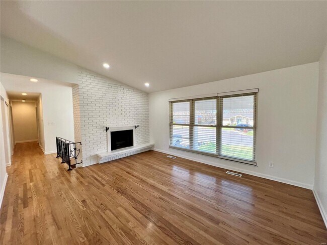 Foto del edificio - 5812 5 Oaks Pkwy