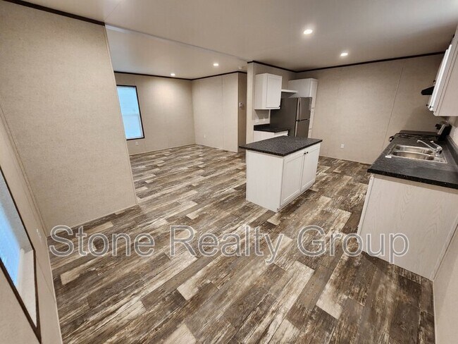 Building Photo - 1433 Grand Ave