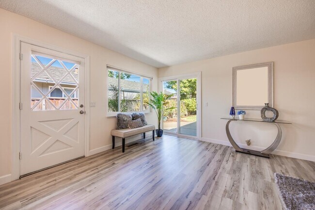 Foto del edificio - 934 Goodwin Ave