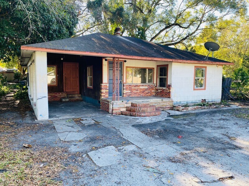 100 4th St NE, Winter Haven, FL 33881 House Rental in Winter Haven