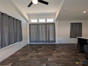 Building Photo - 120 Water Hole Ln