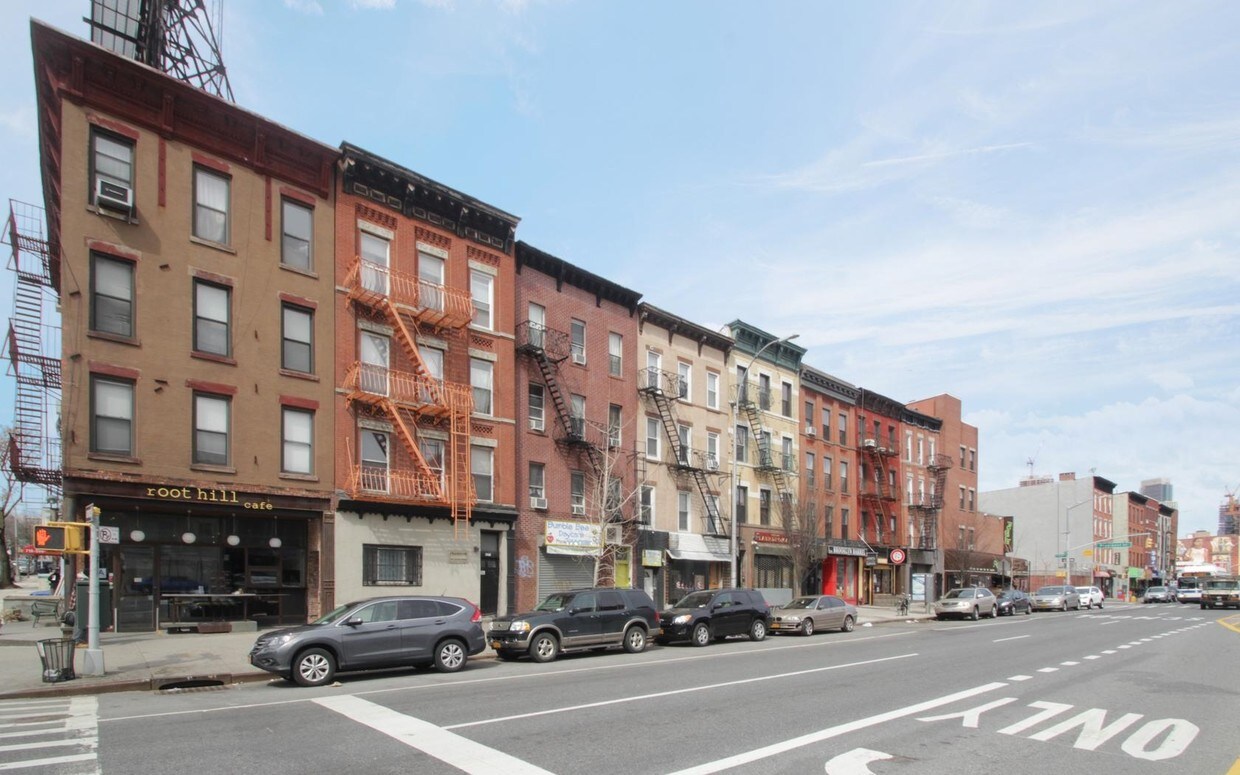 Building Photo - 258 4th Ave