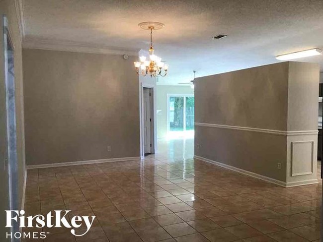 Building Photo - 4576 Antler Hill Dr E