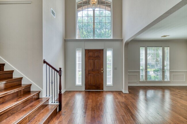 Foto del edificio - COMING SOON! 4 BEDROOM HOME LOCATED IN FLO...