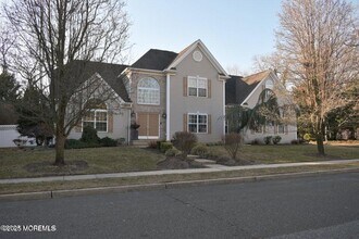 Building Photo - 1439 Oakwood Hollow Ln
