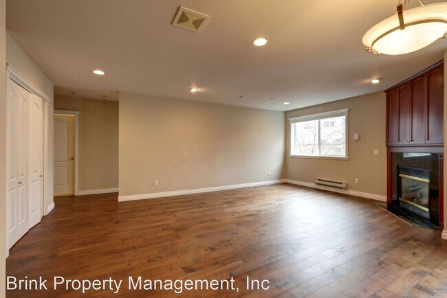 Building Photo - 2 br, 2 bath House - 717 E Denny Way #3B