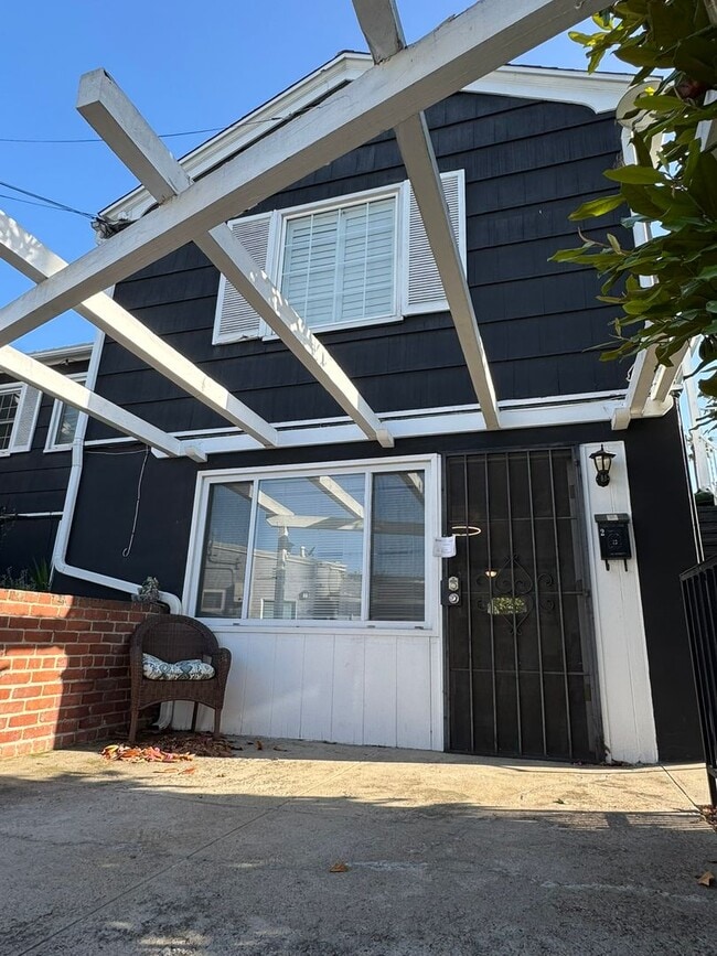 Building Photo - La Mesa Blvd
