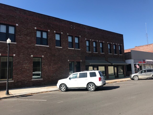Primary Photo - 205 N Williams St