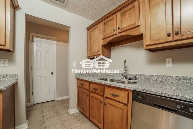 Building Photo - Amazing Southaven Home