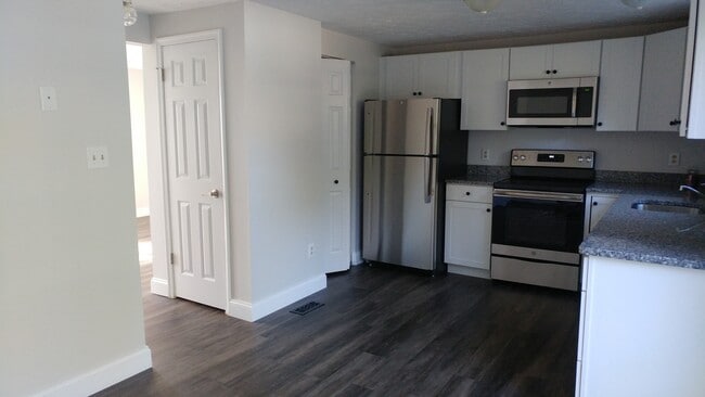 Building Photo - 132 Laurel Valley Ct