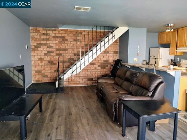 Foto del edificio - 2114 Peppertree Way