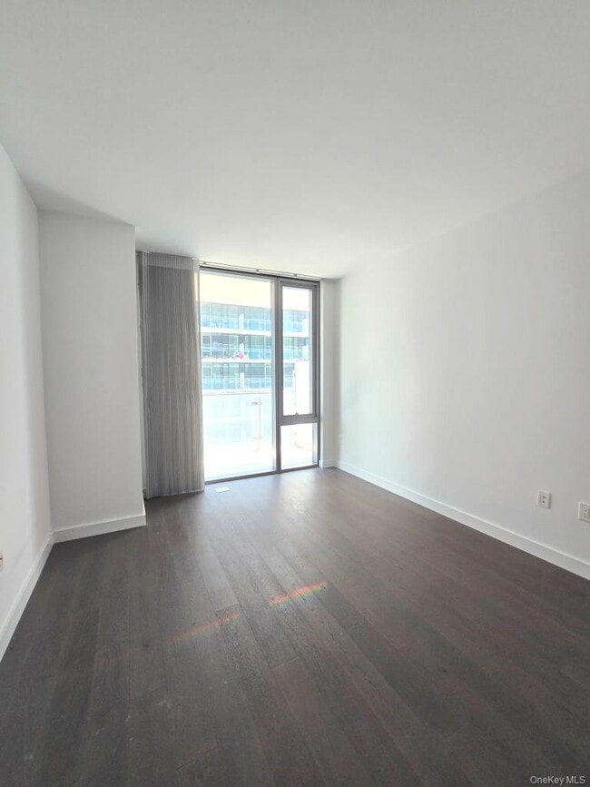 Foto del edificio - 131-05 40th Rd