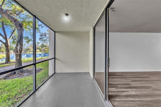 Foto del edificio - 7500 NW 1st Ct