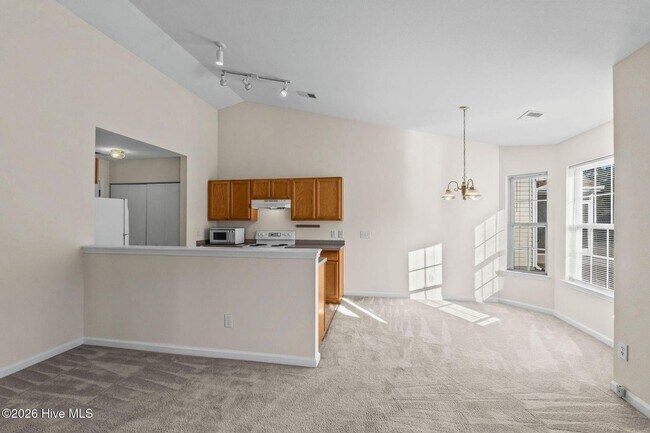 Foto del edificio - Beautiful 3-Bedroom Home in a Highly Desirable Community