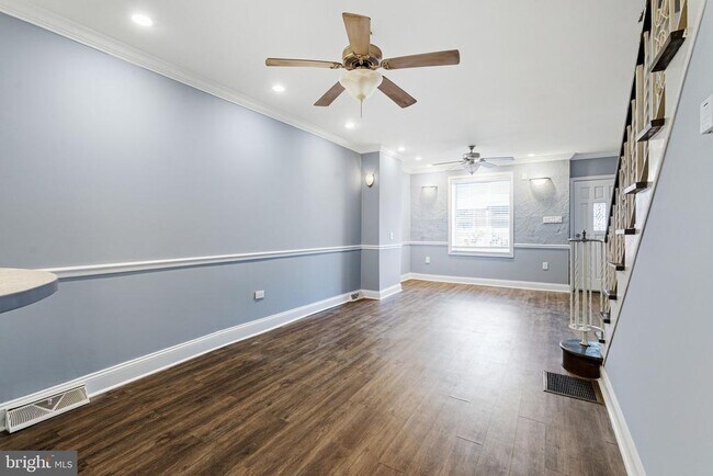 Foto del edificio - 2543 S Franklin St